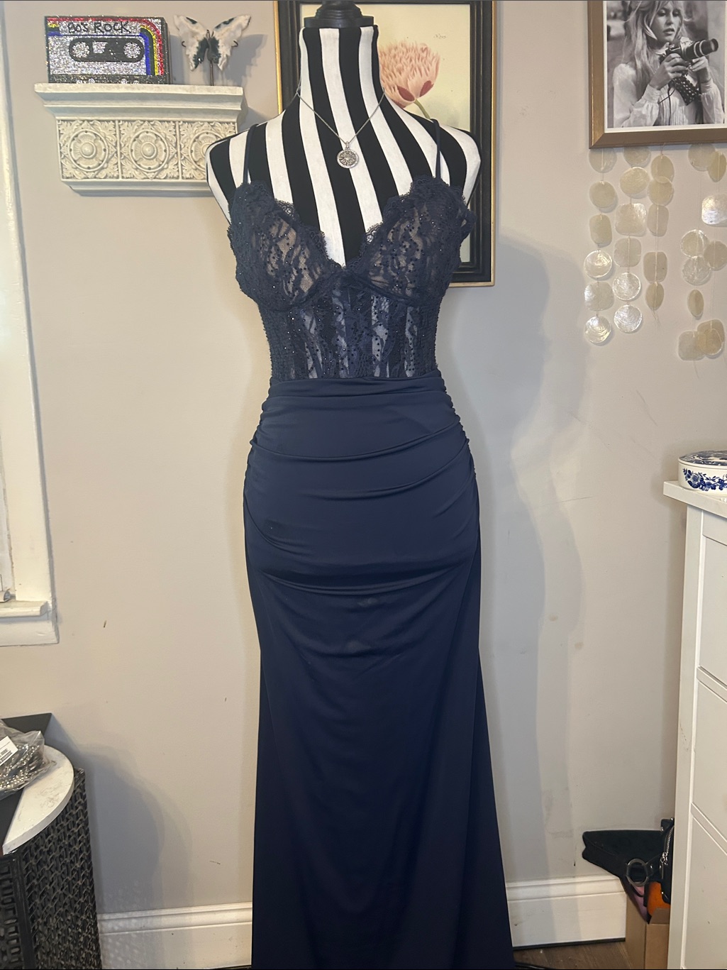 Cest La Vie Navy Lace Bodice Spaghetti-Strap Evening Gown 00 Altered